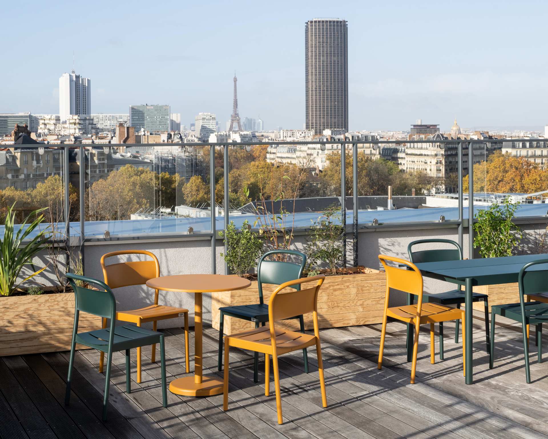 Rooftop avec vue sur Paris, la Tour Eiffel et Montparnasse.